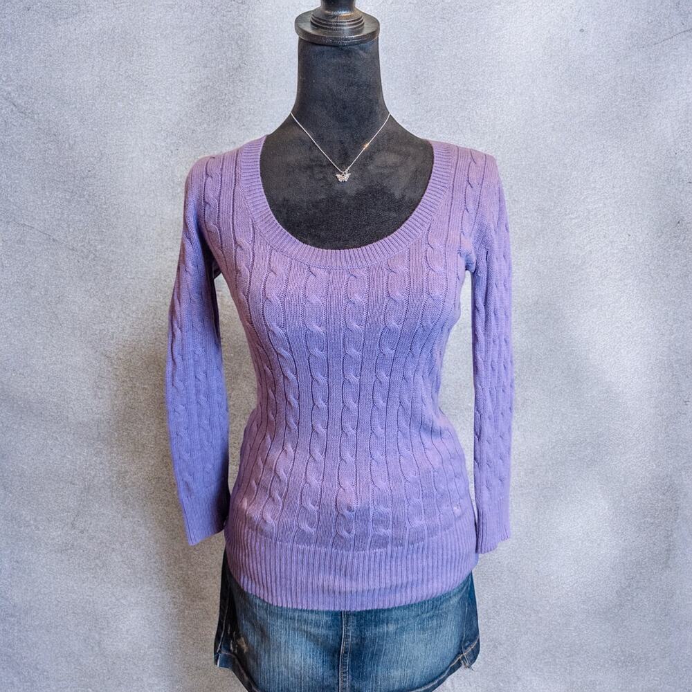 2000s American Eagle Lilac Cable Knit Scoop Neck Sweater Small - Picture 2 of 9